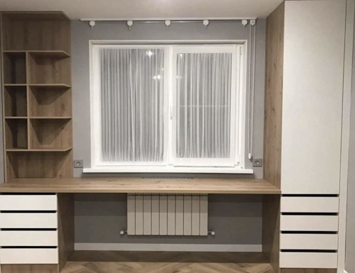 Рабочая зона у окна в Реутове